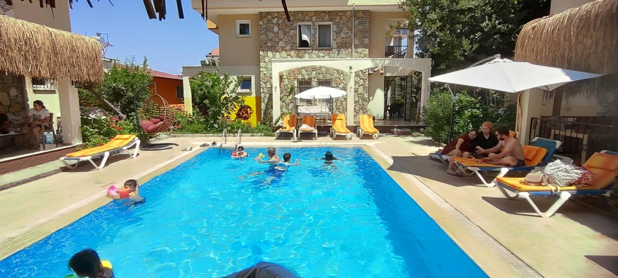 Cileks Apart Otel Фетие Екстериор снимка
